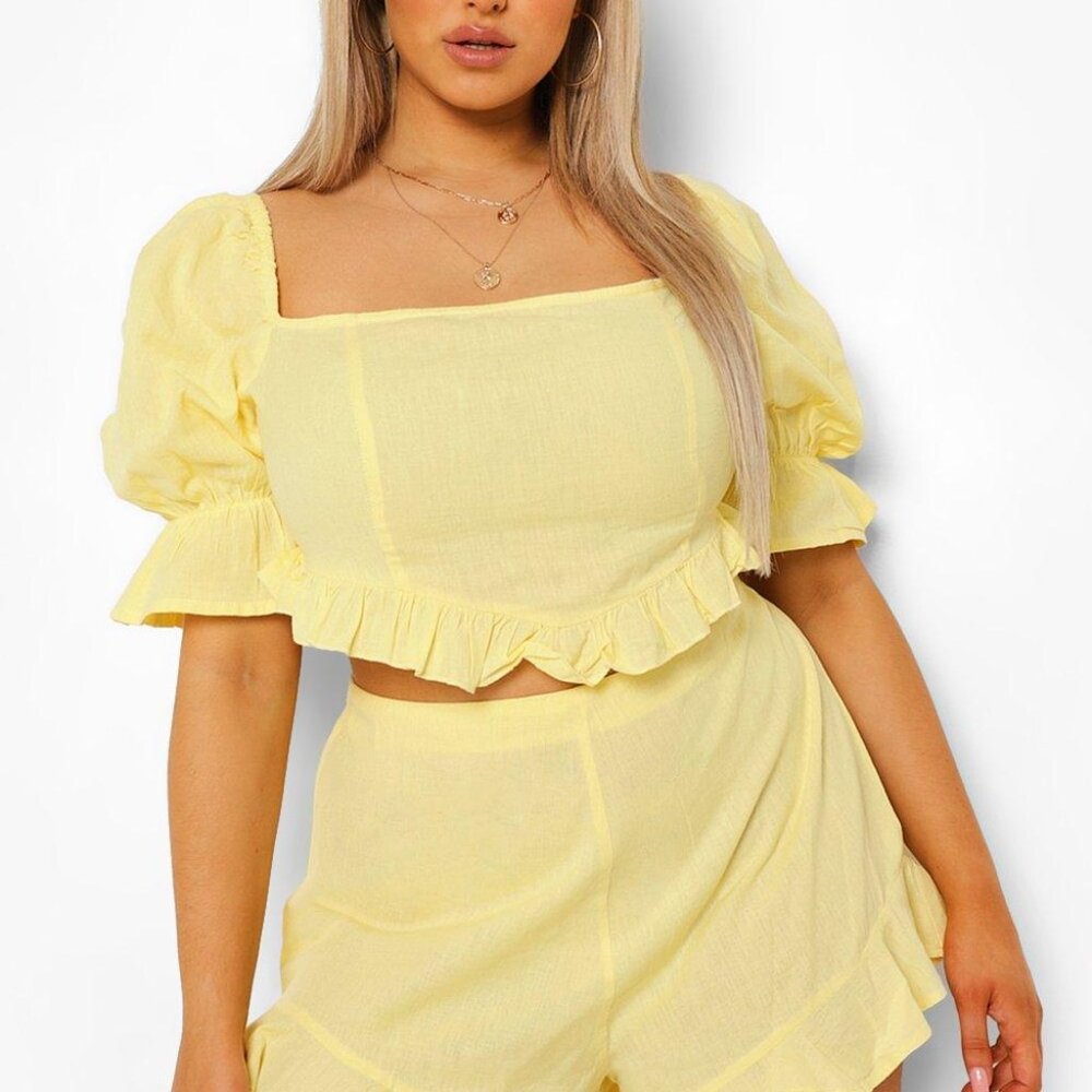 Boohoo plus size  16 Frill hem shorts two piece